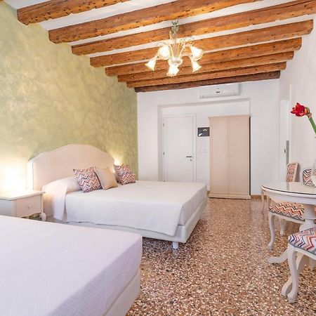 Residenza San Silvestro Hotel Venesia Bagian luar foto