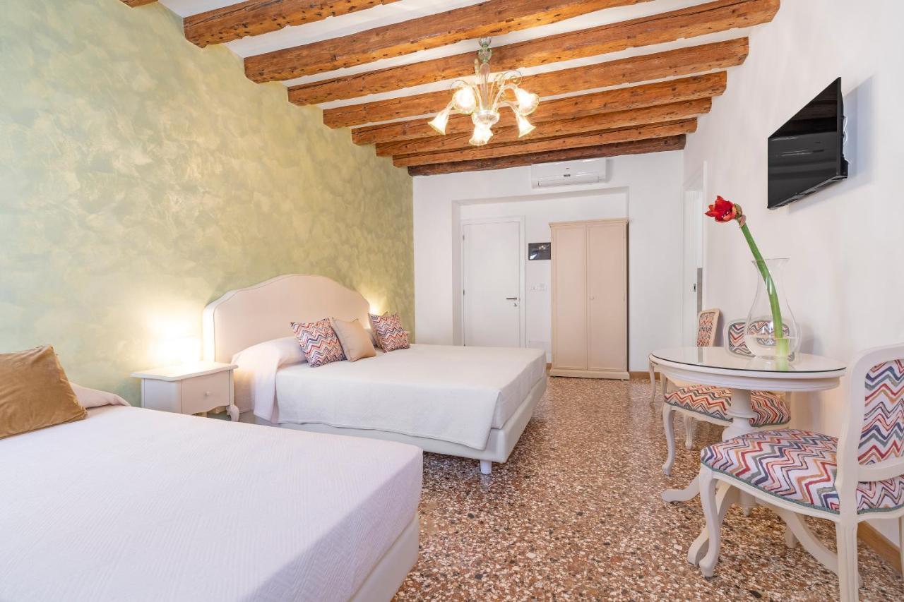 Residenza San Silvestro Hotel Venesia Bagian luar foto
