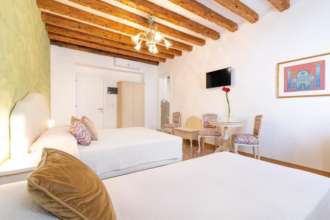 Residenza San Silvestro Hotel Venesia Bagian luar foto