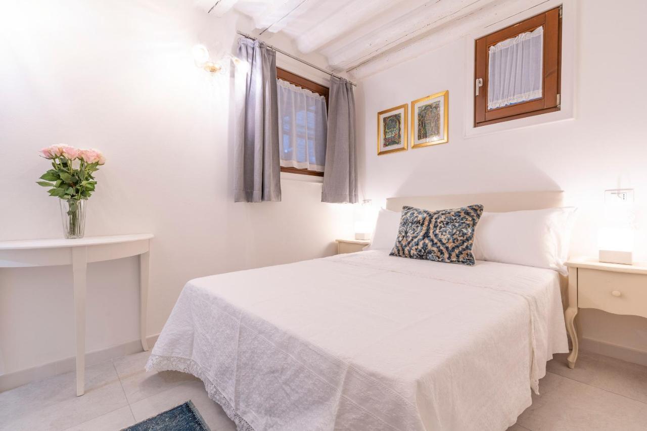Residenza San Silvestro Hotel Venesia Bagian luar foto