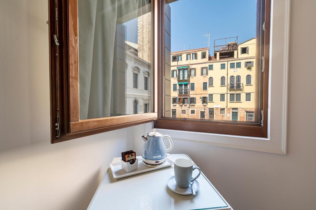 Residenza San Silvestro Hotel Venesia Bagian luar foto