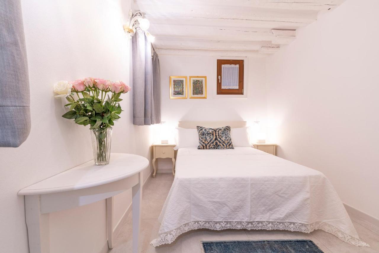 Residenza San Silvestro Hotel Venesia Bagian luar foto