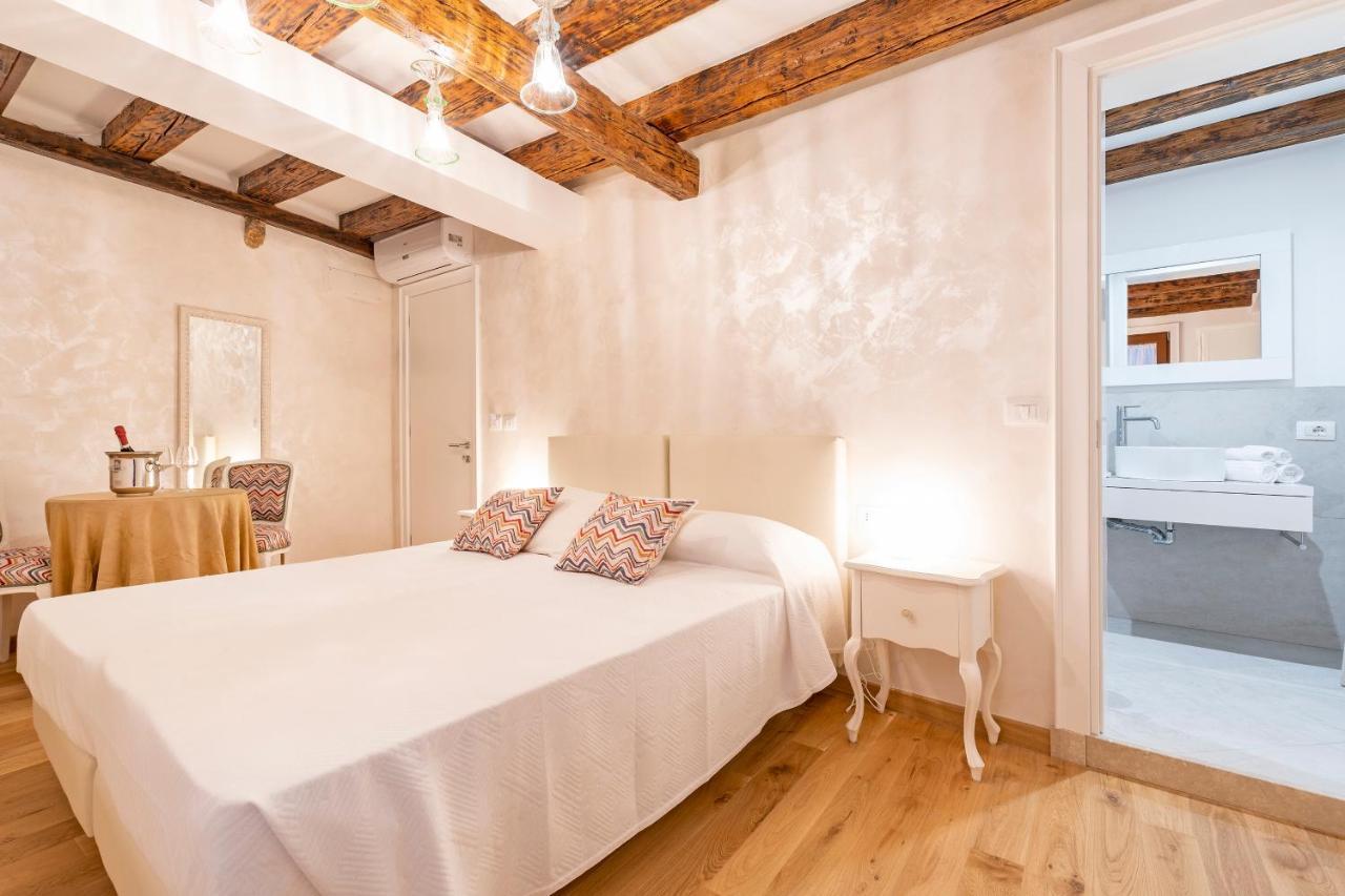 Residenza San Silvestro Hotel Venesia Bagian luar foto