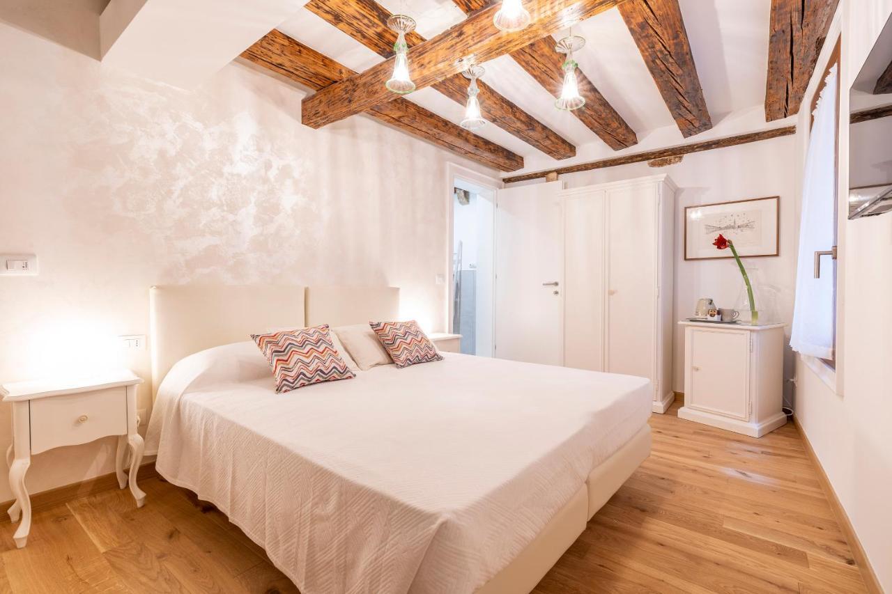Residenza San Silvestro Hotel Venesia Bagian luar foto